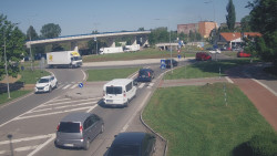 Křižovatka ulic Velká Dlážka a Polní