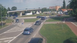 Křižovatka ulic Velká Dlážka a Polní