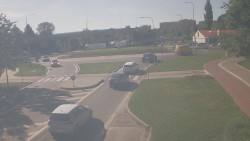 Křižovatka ulic Velká Dlážka a Polní