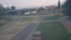 Křižovatka ulic Velká Dlážka a Polní