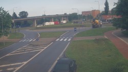 Křižovatka ulic Velká Dlážka a Polní