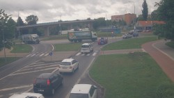 Křižovatka ulic Velká Dlážka a Polní