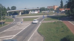 Křižovatka ulic Velká Dlážka a Polní