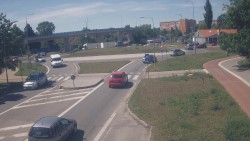 Křižovatka ulic Velká Dlážka a Polní
