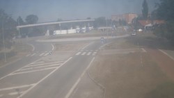 Křižovatka ulic Velká Dlážka a Polní