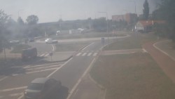Křižovatka ulic Velká Dlážka a Polní