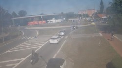 Křižovatka ulic Velká Dlážka a Polní