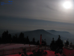 Pohled na jihozápad, Smrk