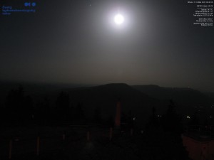 Lysá hora - Pohled na jihozápad, Smrk - 27.5.2026 v 00:45 Lysá hora - Pohled na jihozápad, Smrk - 27.5.2026 v 00:45