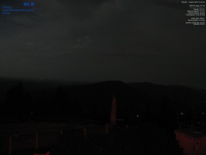 Lysá hora - Blick nach Südwesten, Smrk - 1.8.2026 v 01:45 Lysá hora - Blick nach Südwesten, Smrk - 1.8.2026 v 01:45