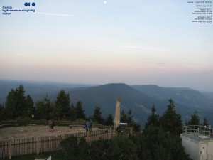 Lysá hora - Blick nach Südwesten, Smrk - 1.8.2026 v 05:45 Lysá hora - Blick nach Südwesten, Smrk - 1.8.2026 v 05:45