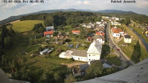 Gemeinde Mikulovice - Blick auf das Jeseníky-Gebirge - 31.7.2026 v 07:45 Gemeinde Mikulovice - Blick auf das Jeseníky-Gebirge - 31.7.2026 v 07:45