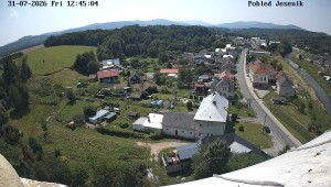 Gemeinde Mikulovice - Blick auf das Jeseníky-Gebirge - 31.7.2026 v 13:45 Gemeinde Mikulovice - Blick auf das Jeseníky-Gebirge - 31.7.2026 v 13:45