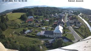 Gemeinde Mikulovice - Blick auf das Jeseníky-Gebirge - 31.7.2026 v 17:45 Gemeinde Mikulovice - Blick auf das Jeseníky-Gebirge - 31.7.2026 v 17:45