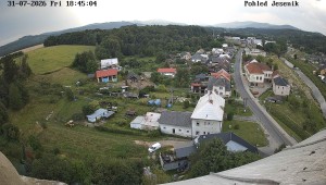 Gemeinde Mikulovice - Blick auf das Jeseníky-Gebirge - 31.7.2026 v 19:45 Gemeinde Mikulovice - Blick auf das Jeseníky-Gebirge - 31.7.2026 v 19:45