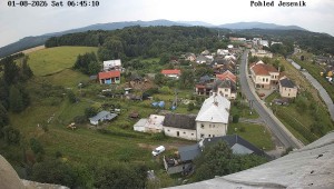 Obec Mikulovice - Pohled na Jeseniky - 1.8.2026 v 07:45 Obec Mikulovice - Pohled na Jeseniky - 1.8.2026 v 07:45