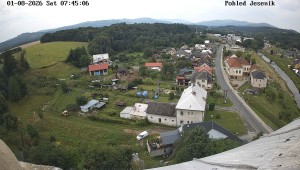 Obec Mikulovice - Pohled na Jeseniky - 1.8.2026 v 08:45 Obec Mikulovice - Pohled na Jeseniky - 1.8.2026 v 08:45