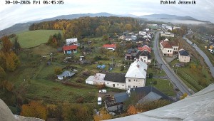 Gemeinde Mikulovice - Blick auf das Jeseníky-Gebirge - 30.10.2026 v 06:45 Gemeinde Mikulovice - Blick auf das Jeseníky-Gebirge - 30.10.2026 v 06:45