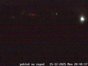 Letiště Břeclav - Areál letiště - 15.12.2025 v 19:45 Letiště Břeclav - Areál letiště - 15.12.2025 v 19:45