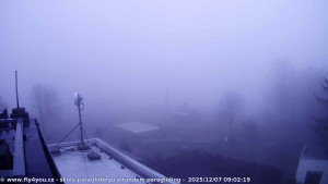 Kozákov - Pohled na jih, hrad Trosky - 7.12.2025 v 07:45 Kozákov - Pohled na jih, hrad Trosky - 7.12.2025 v 07:45