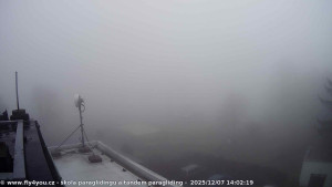 Kozákov - Pohled na jih, hrad Trosky - 7.12.2025 v 12:45 Kozákov - Pohled na jih, hrad Trosky - 7.12.2025 v 12:45