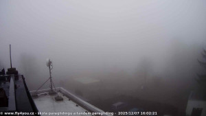 Kozákov - Pohled na jih, hrad Trosky - 7.12.2025 v 14:45 Kozákov - Pohled na jih, hrad Trosky - 7.12.2025 v 14:45