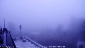 Kozákov - Pohled na jih, hrad Trosky - 9.12.2025 v 07:45 Kozákov - Pohled na jih, hrad Trosky - 9.12.2025 v 07:45