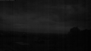 Kozákov - Blick nach Süden, Burg Trosky - 1.8.2026 v 04:45 Kozákov - Blick nach Süden, Burg Trosky - 1.8.2026 v 04:45