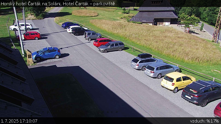 Horský hotel Čarták na Soláni - Hotel Čarták – parkoviště - 1.7.2025 v 17:10