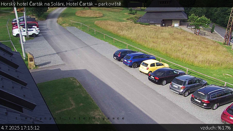 Horský hotel Čarták na Soláni - Hotel Čarták – parkoviště - 4.7.2025 v 17:15 Horský hotel Čarták na Soláni - Hotel Čarták – parkoviště - 4.7.2025 v 17:15
