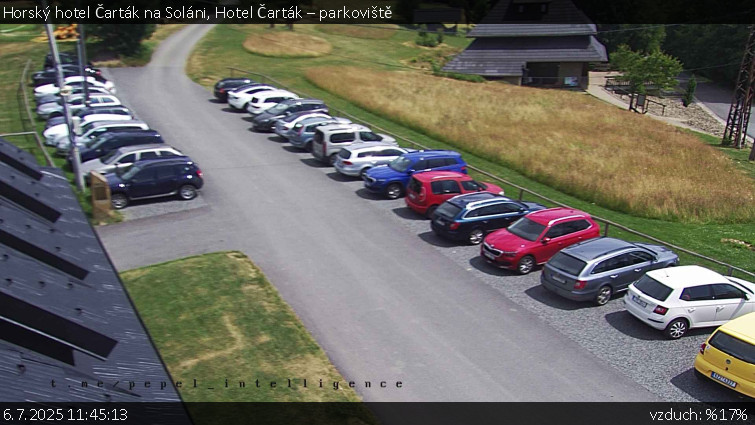 Horský hotel Čarták na Soláni - Hotel Čarták – parkoviště - 6.7.2025 v 11:45 Horský hotel Čarták na Soláni - Hotel Čarták – parkoviště - 6.7.2025 v 11:45