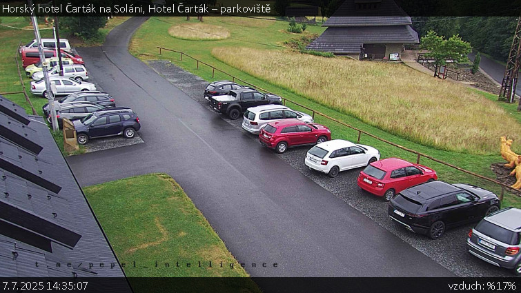 Horský hotel Čarták na Soláni - Hotel Čarták – parkoviště - 7.7.2025 v 14:35 Horský hotel Čarták na Soláni - Hotel Čarták – parkoviště - 7.7.2025 v 14:35