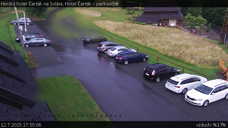 Horský hotel Čarták na Soláni - Hotel Čarták – parkoviště - 12.7.2025 v 17:55 Horský hotel Čarták na Soláni - Hotel Čarták – parkoviště - 12.7.2025 v 17:55