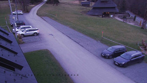 Horský hotel Čarták na Soláni - Hotel Čarták – parkoviště - 17.12.2025 v 15:55 Horský hotel Čarták na Soláni - Hotel Čarták – parkoviště - 17.12.2025 v 15:55