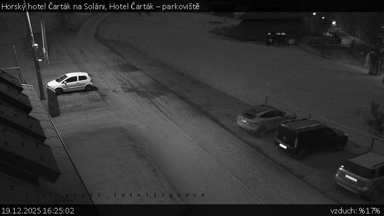 Horský hotel Čarták na Soláni - Hotel Čarták – parkoviště - 19.12.2025 v 16:25