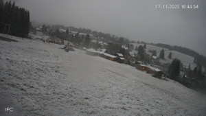 Ski areál Velflink Pernink - Sjezdovka - 17.11.2025 v 16:45 Ski areál Velflink Pernink - Sjezdovka - 17.11.2025 v 16:45