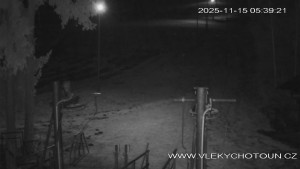 Ski areál Chotouň - Sjezdovka - 15.11.2025 v 05:45 Ski areál Chotouň - Sjezdovka - 15.11.2025 v 05:45