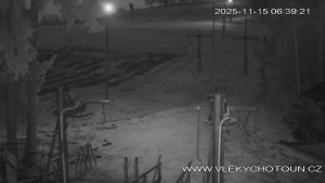 Ski areál Chotouň - Sjezdovka - 15.11.2025 v 06:45 Ski areál Chotouň - Sjezdovka - 15.11.2025 v 06:45