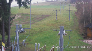 Ski areál Chotouň - Sjezdovka - 15.11.2025 v 08:45 Ski areál Chotouň - Sjezdovka - 15.11.2025 v 08:45