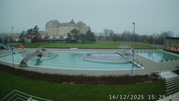 Městská plovárna Louka