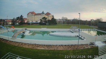 Městská plovárna Louka