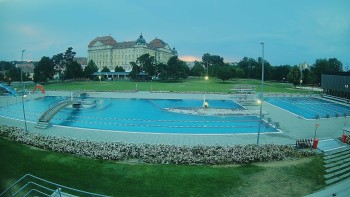 Městská plovárna Louka
