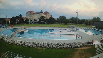 Městská plovárna Louka