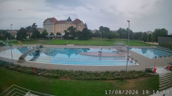 Městská plovárna Louka