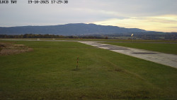 Pojezdová dráha, Runway