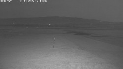 Pojezdová dráha, Runway