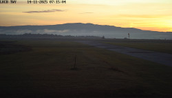 Pojezdová dráha, Runway