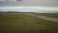 Pojezdová dráha, Runway