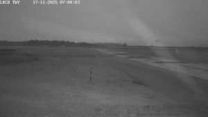 Letiště Cheb - Pojezdová dráha, Runway - 17.11.2025 v 07:00 Letiště Cheb - Pojezdová dráha, Runway - 17.11.2025 v 07:00