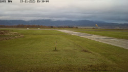 Pojezdová dráha, Runway